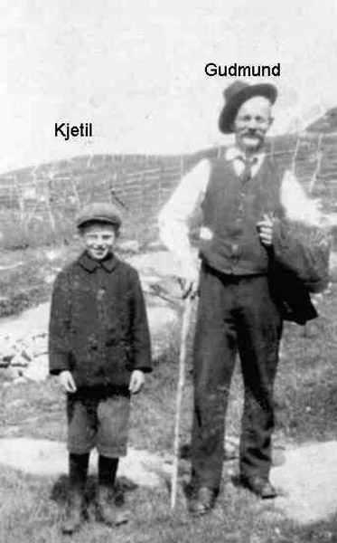 Omlag 1923 - Far og son