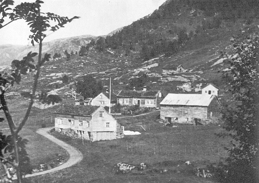 Husdal omlag 1935