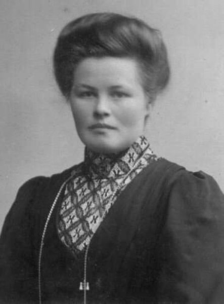 Berta Husdal ca 1911